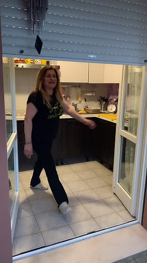 Surprising Kitchen Moment: Woman's Distressing Reaction