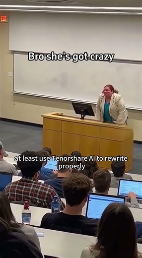 Professor Meltdown Over AI Essays in College Lecture