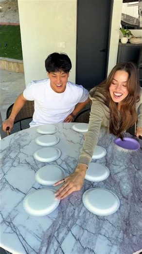 Uncover And Match The Colors To Win!!