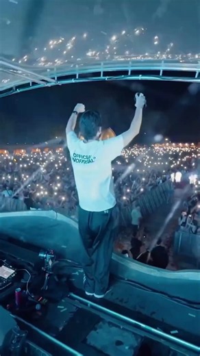 “TURN THE TIDE” the #1 most-played track ‪@tomorrowland‬ WE1 🔥#dimitrivegas #tomorrowland