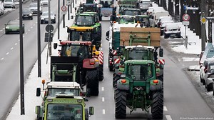 German farmers protest against subsidy cuts