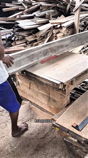 reducing the thickness of wooden boards using a circular saw #woodworking #feedshorts #shorts