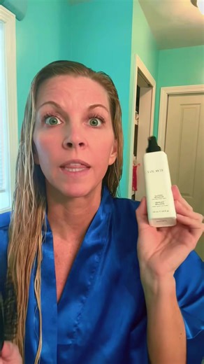 This glossing detangler spray is so be if the best hair detangler sprays that I have ever used! My hair takes forever to detangler with the extensions but this spray makes it so easy! #hairdetanglerspray #hairdetangler #hairproducts #tiktokshopspringglowup #tiktokshopcreatorpicks