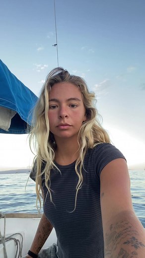 Sailing from Oahu to Maui on a 18ft Sailboat