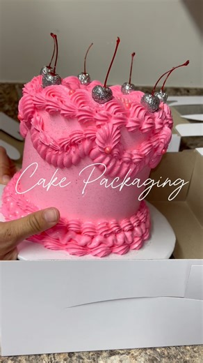 21K views · 424 reactions | No fancy cake boxes? No problem! I have used these cheap cake boxes many times & they haven’t failed me yet. If you find yourself out of your usual boxes you use, try this next time! SAVE this post for later or SHARE it with your cake friends 懶 | Sweets Galore | Facebook