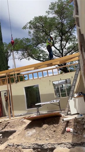 How Framers Safely Walk and Brace Roof Trusses After a Crane Set! 🏡 #roofing #framing