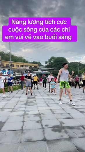 Outdoor Aerobic Exercise Class for All Ages