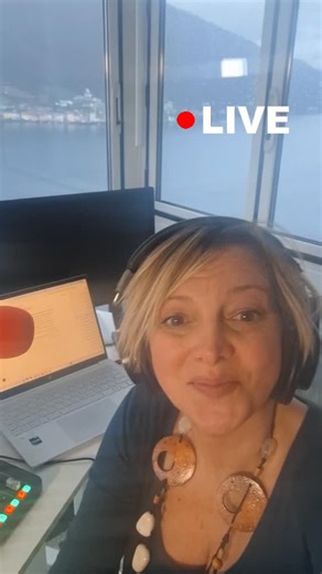 Radio Morcote International on Instagram: "🚗🎶 DRIVE TIME – ORA IN ONDA Abbiamo iniziato questo drive time oggi con la Dani e con un grande classico: Joe Cocker – You Can Leave Your Hat On. Un brano iconico che ci riporta subito a Kim Basinger in 9 settimane e ½ (1986). Sembra l’altro ieri… e invece il tempo vola. 🎧 La Dani è in diretta su Radio Morcote International 🕓 16–18 | lunedì–giovedì 📡 DAB | App | Web Ascoltaci ovunque: 👉 in DAB+ 👉 sulla nostra App 👉 in streaming web Goditi la mus