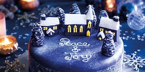 Christmas cake decoration: How to decorate a Silent Night Christmas cake
