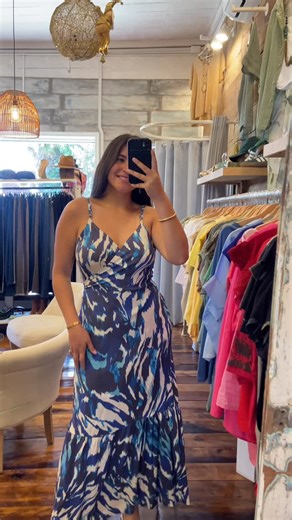 Aini chic Boutique | VESTIDOS ENVOLVENTES CÁLOE 🪅 Disponible en muchos colores ¿Cúal es tu favorito? 📍Te esperamos en 18 de septiembre 1170, Rio bueno... | Instagram