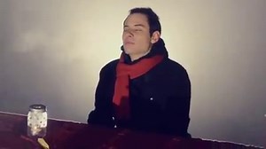 This is how a pianist wishes Merry Christmas!! ☃️🎄🎹 #spreadlove #christmas #piano #silentnight ►Get the sheet music here: http://bit.ly/2hLceK1 🎼 | Peter Bence