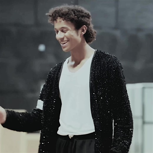 Need that immediately #jaafarjackson #jaafarjacksonedit #michaelmovie #michaeljackson #foryou sdt @shy ⭑.ᐟ @zee dts @aurelia 𐙚₊˚ @𝐭𝐚𝐭𝐢𝐚𝐧𝐚 .𖥔 ݁ ˖ @El @𝐚𝐥𝐢𝐢𝐞݁ ˖⋆ @daniela @nxxr @ash ⋆˚࿔
