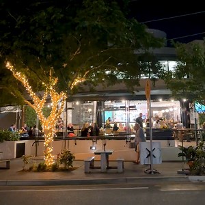 Explore the lively streets of Rosalie Village! This hidden suburban gem is a gorgeous place to visit for restaurants, cafes, boutiques or to see the newest films in style and comfort. Discover everything on offer at Rosalie Village and Brisbane’s other great precincts on the #Brisbaneapp: https://bnecouncil.cc/3MEOcBJ | Brisbane City Council