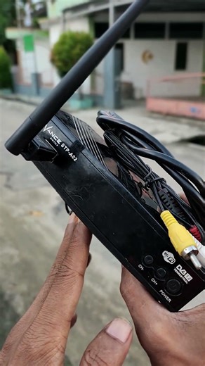 SET TOP BOX TV DIGITAL ALAT PENERIMA SIARAN TELEVISI DIGITAL