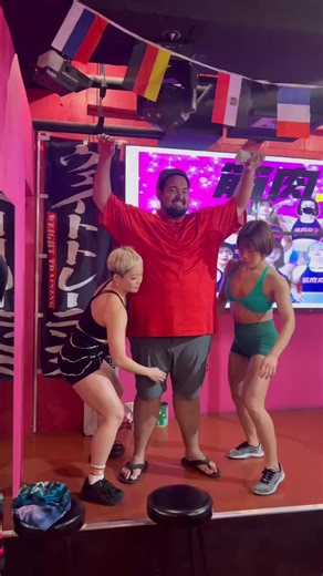 WE ARE THE MUSCLE GIRLS The world's only muscle paradise, Muscle Mommy BAR『muscle girlsTOKYO筋肉女子』🍻