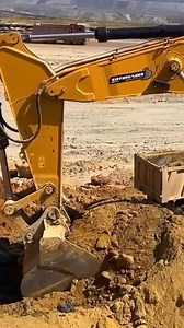 Big bucket, full loading! CAT 6015B showing real performance 💥 #CAT6015B #ExcavatorLife #HeavyEquipment #MiningOperations #Earthmoving #fyp #fblifestyle | Heavy Machines Zone