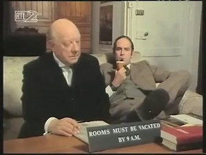 John Cleese mint Arthur Sherlock Holmes