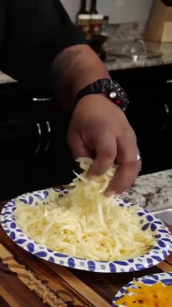 Need a side dish for your backyard BBQ cookout? Check out this Creamy Mac and Cheese! #reels #food #macncheese #recipe | Smokin' and Grillin' with AB