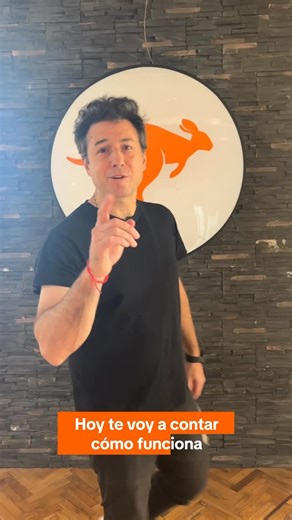 pickit Oficial on Instagram: "Transformá la experiencia de entrega de tu marca con la red de puntos pickit 🦘🧡 Tus clientes eligen cuándo y dónde retirar sus paquetes #tiendanube #emprendedores"