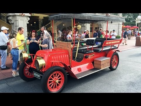Magic Kingdom Main Street Vehicle FULL POV Ride, Town Square to Cinderella Castle & Back - Disney