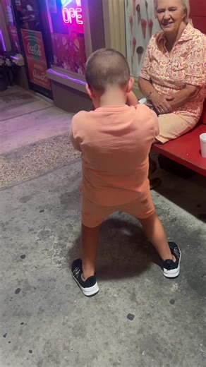 Get it get it! He knows how to get them views 😂 and he says “go subscribe” 🤣#kidsdancing #kidsoftiktokfunny #dancetok