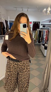 Baby alpaka megztukai🥰 turime ir daugiau spalvų! Velvetines šio rašto kelnės, bomba!🔥 | Monna