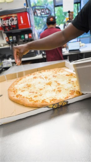 The most aesthetic pizza on the menu 🍕🌿 #fyp #shorts #reels #explore #pizza #funny #cooking