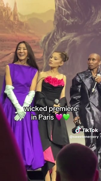 Wicked Premiere in Paris: A Starry Night 🩷💚