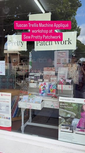 Day 1 & 2 Tuscan Trellis Workshop at @sewprettypatchwork in Warwick, QLD. It’s been a wonderfully busy 2 days teaching all things Machine Appliqué with the Tuscan Trellis Workshop with a class full of enthusiastic 🤩 students. With lots of new skills to learn for how to Fuse Appliqué, making Bias Tape and working out stitches you live on your sewing machine, I am so thrilled with the progress made over these 2 days by all the students. So many smiling faces with lots of new quilts started. Quilt