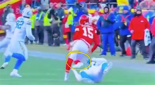 Patrick Mahomes' Left Knee Injury Gets Concerning Diagnosis From NFL Doctor [VIDEO]