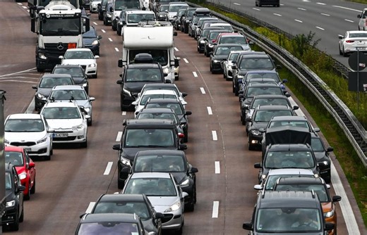 60-jähriger BMW-Fahrer verursacht auf der A9 bei Ingolstadt Auffahrunfall