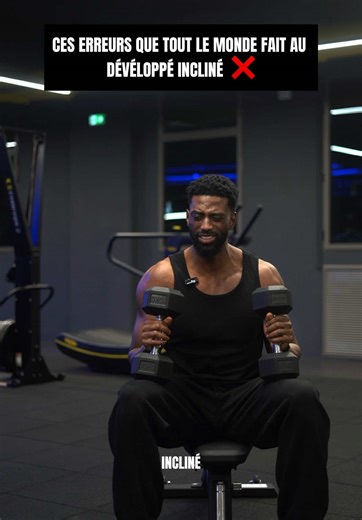 Si tu sens plus tes épaules que tes pecs sur le développé incliné… c’est pas normal. Voici quelques conseils utiles ❌ Ne pas verrouiller les coudes ❌ Ne pas cambrer comme un pont ❌ Ne pas trop ouvrir les coudes Baisse la charge, et contrôle le mouvement. Mentalité LARGE 💪🏾😤 obtiens -10% avec mon code promo « LARGEOURIEN » sur @Prozis_official pour booster tes résultats