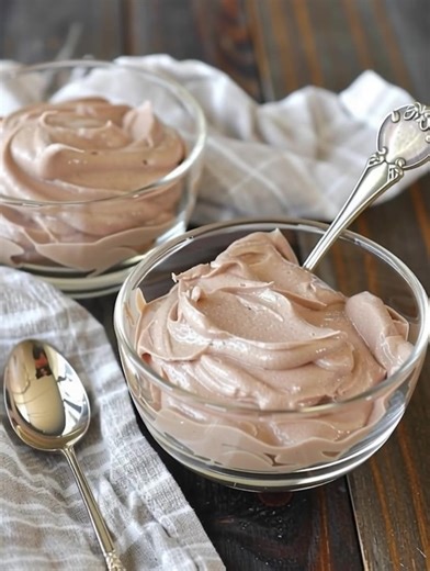 Keto Almond Butter Mousse Light, fluffy, and irresistibly nutty—this creamy mousse feels like a decadent dessert but keeps it guilt-free at just 3g net carbs per serving. A spoonful of pure keto comfort! 👉 Recipe in first comment 👇 | Keto & Low Carb Food Network
