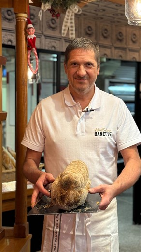 On vous emmène à Ostwald, à la rencontre de Christophe Cleiss, artisan boulanger Banette depuis 20 ans. Formé à l’École Banette, il pétrit chaque jour du pain frais et de savoureuses spécialités alsaciennes. 20 ans de savoir-faire, et toujours autant de passion à partager. #boulangeriebanette #artisanboulanger #alsace | Banette