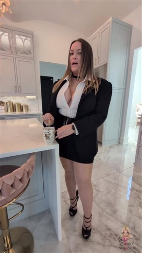 Carrie LaChance on Instagram: "🧢 Come check out a sneak peek of the new bombshell apparel line in collaboration with luxe my body, launching soon! . #heels #ootd #beanie #hat #bombshell"