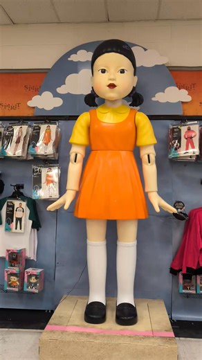 Can you tell we are excited for fall?!! Spirit halloween is open in Medford this year! It's located in the old Joann Fabric in the Poplar Square Shopping Center. 📍 2350 Poplar, Dr, Medford, Oregon Hours M-F 11am - 7pm | S 10am - 7pm | Su 12pm - 6pm Other locations in Southern Oregon 📍 Grants Pass, 304 NE Agness Ave 📍Roseburg, 1438 Northwest Garden Valley Blvd | What to do in Southern Oregon