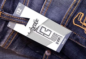 Le etichette RF/RFID UNO di Checkpoint Systems per il commercio sono ancora più smart