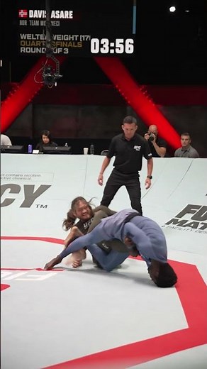 One of the FIRST submissions in the bowl ⚡️ #ufcbjj