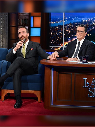 Matthew Macfadyen and Stephen recreate an iconic #Succession scene. No words necessary! #Colbert