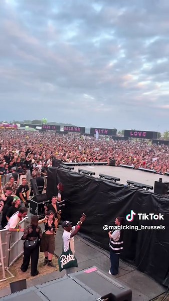 Congo Bill enflamme la scène avant Freeze Corleone