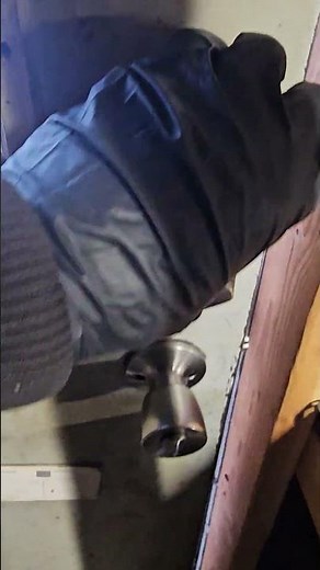 how to change batteries in your kwikset electronic door lock deadbolt.