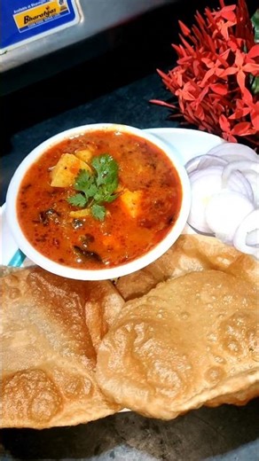 “झटपट पुरी भाजी | Hotel Style Puri Bhaji Recipe 😋 | Marathi Breakfast Recipe”