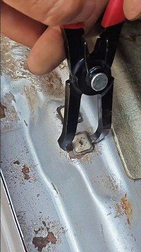 Car Plastic Clip Removal Pliers – Quick & Easy Fastener Tool 🚗🔧