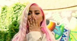 Marwa Loud, pas du genre à être une « Mytho » [VIDEOCLIP]