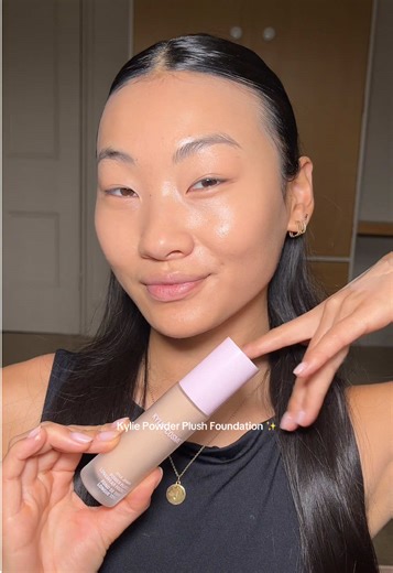 Kylie Cosmetics Powder Plush Liquid Foundation Review