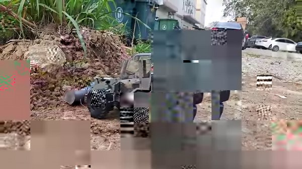 4.5K views · 65 reactions | Our new RC loader in action during a outside field test!  Ready for your next adventure? #RCLoader #FieldTest #RCAddict #HobbyGrade #ScaleModels #OffRoadRC #ConstructionRC #HeavyDutyRC #RCEnthusiast #RealWorldTest #PowerfulMachines #RCDigger #LESU | LESU RC USA | Facebook