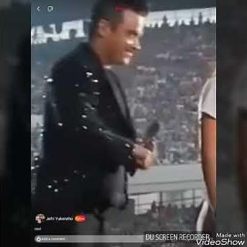 Kissing on hips... Publically.. must watch