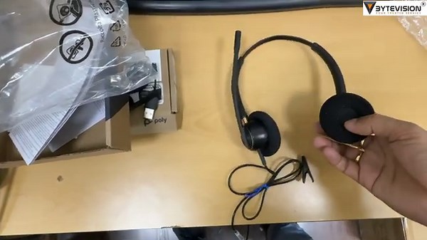 The Plantronics EncorePro HW520 Headset & The Poly DA75 Unboxing