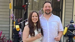 Family surprises bride-to-be with a flash mob on her would-be wedding day