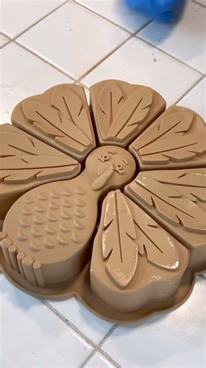 466K views · 964 reactions | Cute turkey dessert This original video was produced by Network Media LLC Productions, Rick Lax and Jennie Carroll | Home Hacks & Easy Snacks | Facebook